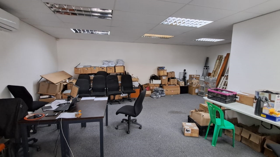 To Let commercial Property for Rent in Vincent Eastern Cape